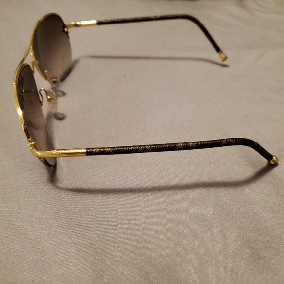 Louis Vuitton sunglasses - Picture 2 of 4